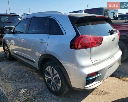 Сірий Кіа Niro, об'ємом двигуна 0 л та пробігом 76 тис. км за 13000 $, фото 3 на Automoto.ua