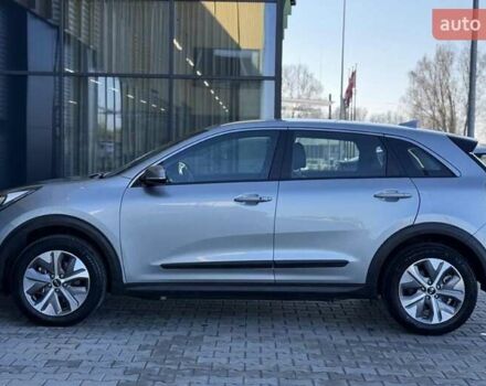 Кіа Niro 2020 у Чернівцях на Automoto.ua Сірий Кіа Niro, об'ємом двигуна 0 л та пробігом 12 тис. км за 19100 $, фото 1 на Automoto.ua