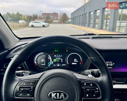 Серый Киа Niro, объемом двигателя 0 л и пробегом 109 тыс. км за 20500 $, фото 44 на Automoto.ua