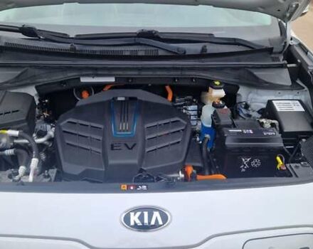 Серый Киа Niro, объемом двигателя 0 л и пробегом 167 тыс. км за 18400 $, фото 38 на Automoto.ua