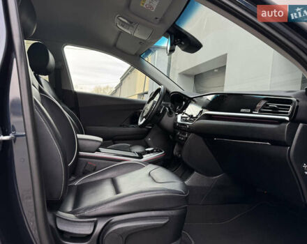 Серый Киа Niro, объемом двигателя 0 л и пробегом 156 тыс. км за 18500 $, фото 60 на Automoto.ua