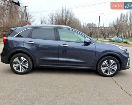 Серый Киа Niro, объемом двигателя 0 л и пробегом 115 тыс. км за 20300 $, фото 7 на Automoto.ua