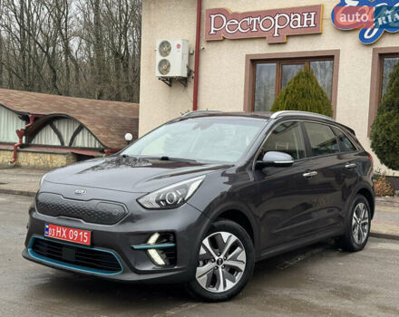 Серый Киа Niro, объемом двигателя 0 л и пробегом 158 тыс. км за 17750 $, фото 2 на Automoto.ua