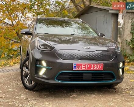 Киа Niro 2020 в Тернополе на Automoto.ua Серый Киа Niro, объемом двигателя 0 л и пробегом 149 тыс. км за 18800 $, фото 1 на Automoto.ua