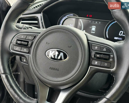 Серый Киа Niro, объемом двигателя 0 л и пробегом 112 тыс. км за 20800 $, фото 13 на Automoto.ua