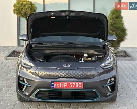 Серый Киа Niro, объемом двигателя 0 л и пробегом 74 тыс. км за 18200 $, фото 56 на Automoto.ua
