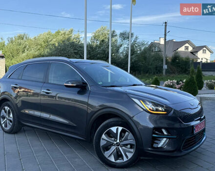 Серый Киа Niro, объемом двигателя 0 л и пробегом 85 тыс. км за 18999 $, фото 3 на Automoto.ua