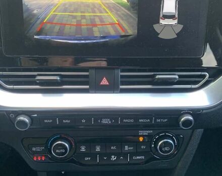 Сірий Кіа Niro, об'ємом двигуна 0 л та пробігом 73 тис. км за 18900 $, фото 14 на Automoto.ua