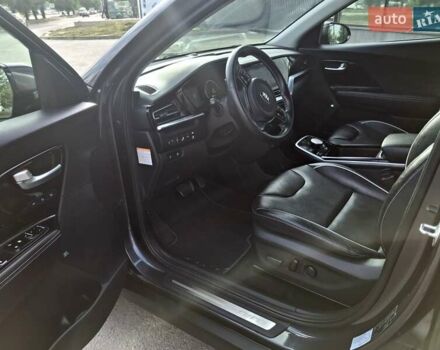 Сірий Кіа Niro, об'ємом двигуна 0 л та пробігом 126 тис. км за 20900 $, фото 14 на Automoto.ua