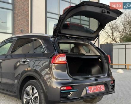 Серый Киа Niro, объемом двигателя 0 л и пробегом 74 тыс. км за 18200 $, фото 52 на Automoto.ua