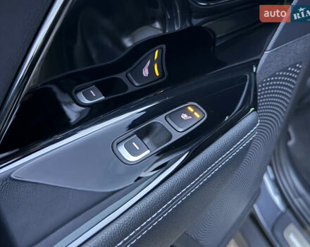 Серый Киа Niro, объемом двигателя 0 л и пробегом 165 тыс. км за 18000 $, фото 64 на Automoto.ua