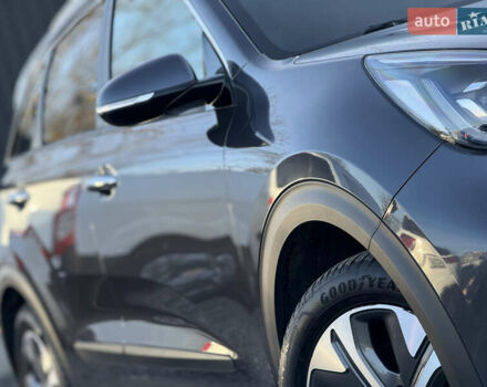Сірий Кіа Niro, об'ємом двигуна 0 л та пробігом 102 тис. км за 18900 $, фото 12 на Automoto.ua