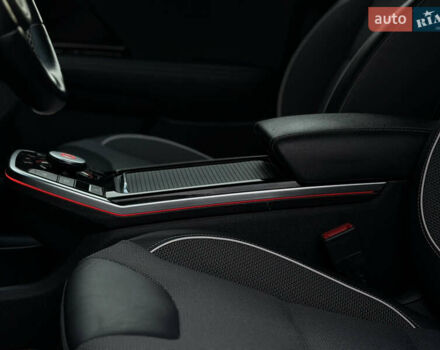 Серый Киа Niro, объемом двигателя 0 л и пробегом 164 тыс. км за 17550 $, фото 60 на Automoto.ua