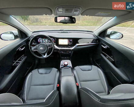 Серый Киа Niro, объемом двигателя 0 л и пробегом 95 тыс. км за 17200 $, фото 11 на Automoto.ua