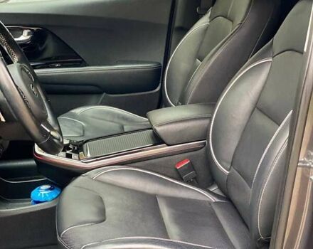 Киа Niro 2020 в Тернополе на Automoto.ua Серый Киа Niro, объемом двигателя 0 л и пробегом 149 тыс. км за 18800 $, фото 21 на Automoto.ua