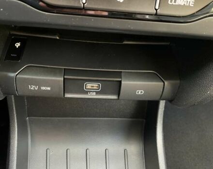 Сірий Кіа Niro, об'ємом двигуна 0 л та пробігом 128 тис. км за 18950 $, фото 23 на Automoto.ua