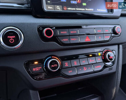 Серый Киа Niro, объемом двигателя 0 л и пробегом 165 тыс. км за 18000 $, фото 60 на Automoto.ua