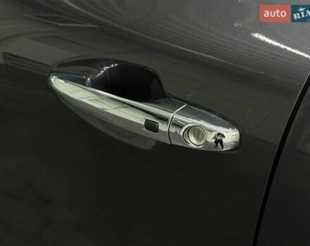 Серый Киа Niro, объемом двигателя 0 л и пробегом 153 тыс. км за 18558 $, фото 9 на Automoto.ua