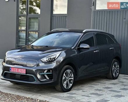 Киа Niro 2020 в Ивано-Франковске на Automoto.ua Серый Киа Niro, объемом двигателя 0 л и пробегом 88 тыс. км за 18500 $, фото 1 на Automoto.ua