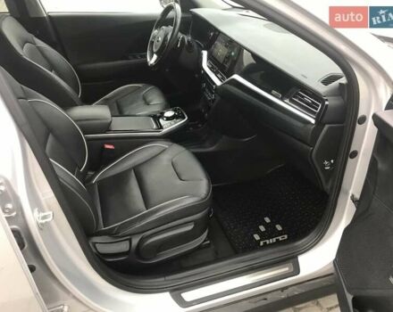 Серый Киа Niro, объемом двигателя 0 л и пробегом 90 тыс. км за 19900 $, фото 20 на Automoto.ua