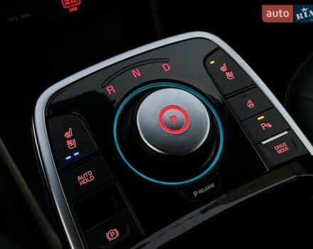 Серый Киа Niro, объемом двигателя 0 л и пробегом 74 тыс. км за 18200 $, фото 50 на Automoto.ua