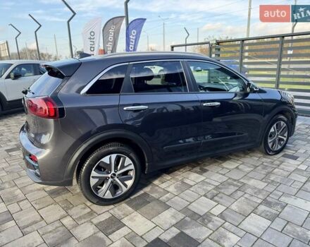 Серый Киа Niro, объемом двигателя 0 л и пробегом 142 тыс. км за 18900 $, фото 12 на Automoto.ua