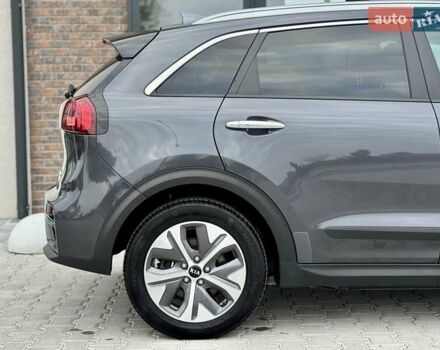 Серый Киа Niro, объемом двигателя 0 л и пробегом 150 тыс. км за 18500 $, фото 32 на Automoto.ua