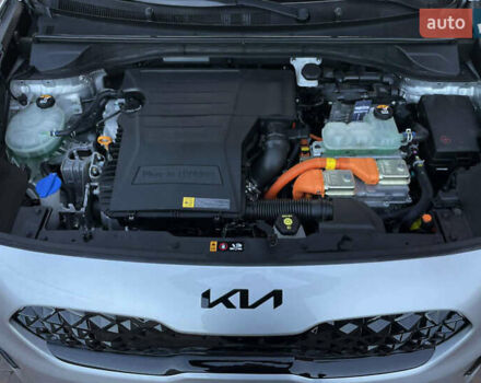 Серый Киа Niro, объемом двигателя 1.58 л и пробегом 67 тыс. км за 22600 $, фото 37 на Automoto.ua