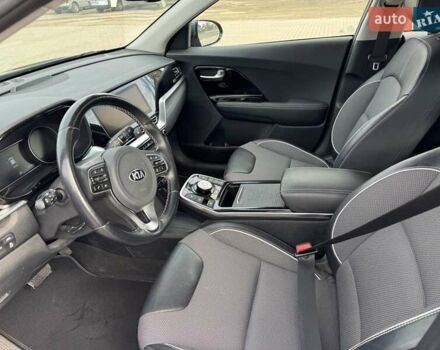 Серый Киа Niro, объемом двигателя 0 л и пробегом 149 тыс. км за 18200 $, фото 22 на Automoto.ua