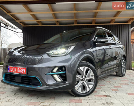 Серый Киа Niro, объемом двигателя 0 л и пробегом 127 тыс. км за 19750 $, фото 3 на Automoto.ua
