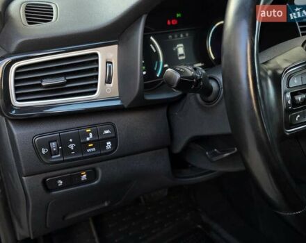 Серый Киа Niro, объемом двигателя 0 л и пробегом 144 тыс. км за 17250 $, фото 24 на Automoto.ua
