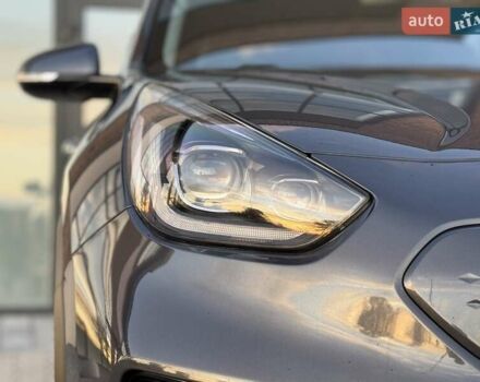 Сірий Кіа Niro, об'ємом двигуна 0 л та пробігом 135 тис. км за 17500 $, фото 26 на Automoto.ua