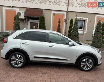 Сірий Кіа Niro, об'ємом двигуна 0 л та пробігом 118 тис. км за 19300 $, фото 49 на Automoto.ua