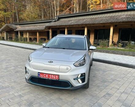 Серый Киа Niro, объемом двигателя 0 л и пробегом 72 тыс. км за 19750 $, фото 2 на Automoto.ua