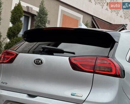 Сірий Кіа Niro, об'ємом двигуна 0 л та пробігом 118 тис. км за 19300 $, фото 56 на Automoto.ua