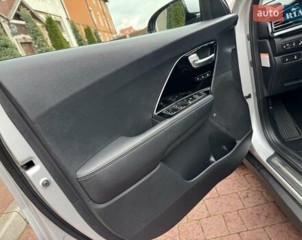 Сірий Кіа Niro, об'ємом двигуна 0 л та пробігом 118 тис. км за 19300 $, фото 64 на Automoto.ua