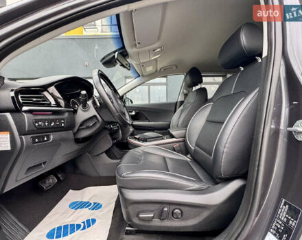 Серый Киа Niro, объемом двигателя 0 л и пробегом 109 тыс. км за 20500 $, фото 39 на Automoto.ua