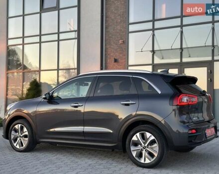 Серый Киа Niro, объемом двигателя 0 л и пробегом 74 тыс. км за 18200 $, фото 10 на Automoto.ua