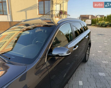 Серый Киа Niro, объемом двигателя 0 л и пробегом 145 тыс. км за 18800 $, фото 28 на Automoto.ua