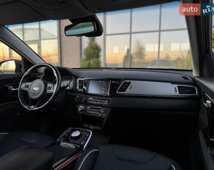 Серый Киа Niro, объемом двигателя 0 л и пробегом 142 тыс. км за 17700 $, фото 39 на Automoto.ua
