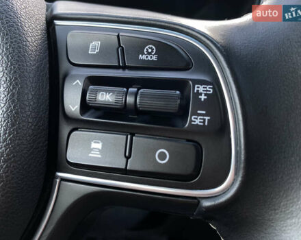 Сірий Кіа Niro, об'ємом двигуна 0 л та пробігом 116 тис. км за 21800 $, фото 49 на Automoto.ua