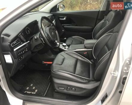 Серый Киа Niro, объемом двигателя 0 л и пробегом 90 тыс. км за 19900 $, фото 18 на Automoto.ua
