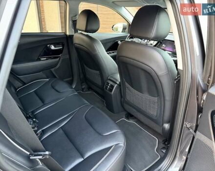 Сірий Кіа Niro, об'ємом двигуна 0 л та пробігом 118 тис. км за 20499 $, фото 73 на Automoto.ua
