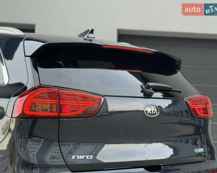 Серый Киа Niro, объемом двигателя 0 л и пробегом 156 тыс. км за 18500 $, фото 27 на Automoto.ua