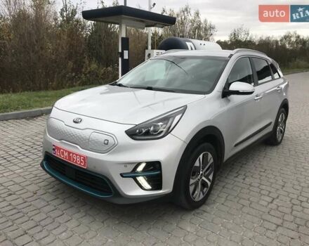 Серый Киа Niro, объемом двигателя 0 л и пробегом 90 тыс. км за 19900 $, фото 2 на Automoto.ua