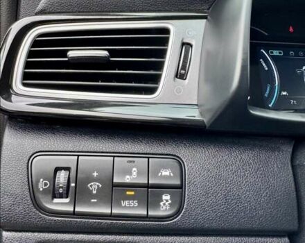 Серый Киа Niro, объемом двигателя 0 л и пробегом 147 тыс. км за 18800 $, фото 39 на Automoto.ua