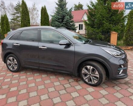 Серый Киа Niro, объемом двигателя 0 л и пробегом 58 тыс. км за 23800 $, фото 2 на Automoto.ua