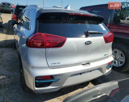 Сірий Кіа Niro, об'ємом двигуна 0 л та пробігом 76 тис. км за 13000 $, фото 4 на Automoto.ua