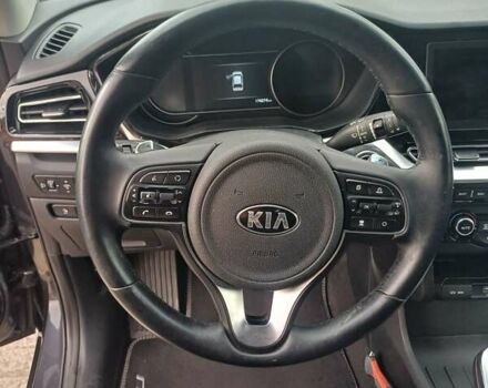 Серый Киа Niro, объемом двигателя 0 л и пробегом 170 тыс. км за 18600 $, фото 3 на Automoto.ua