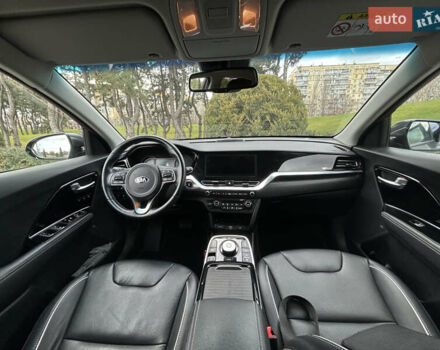 Сірий Кіа Niro, об'ємом двигуна 0 л та пробігом 113 тис. км за 19580 $, фото 34 на Automoto.ua